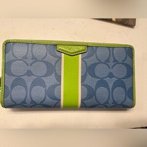 Coach Cream and Tan Textured Wallet